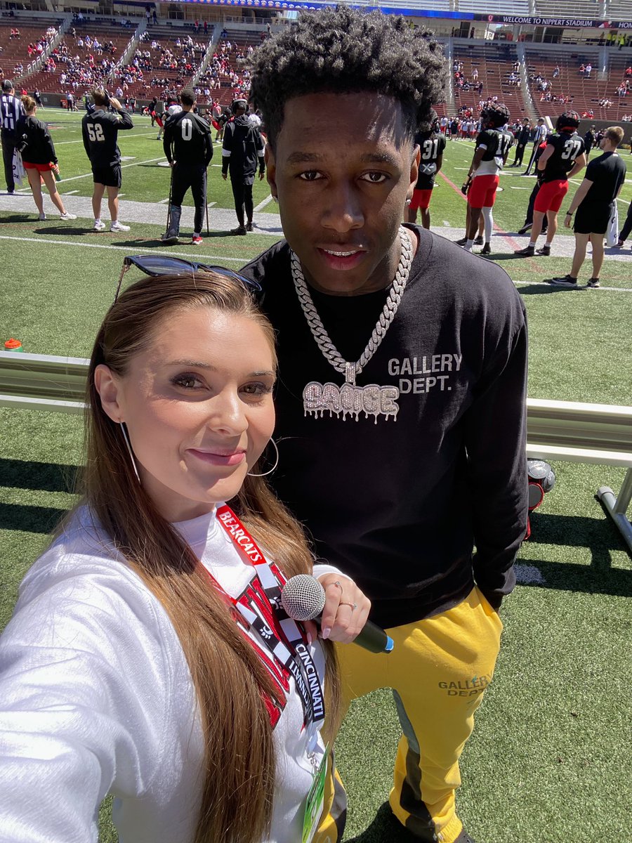 Ahhhh I got to interview the 2X pro bowler, 2022 Defensive Rookie of the Year, and forever Bearcat, Sauce Gardner, today at the UC spring training game! Life can be so fun 😊