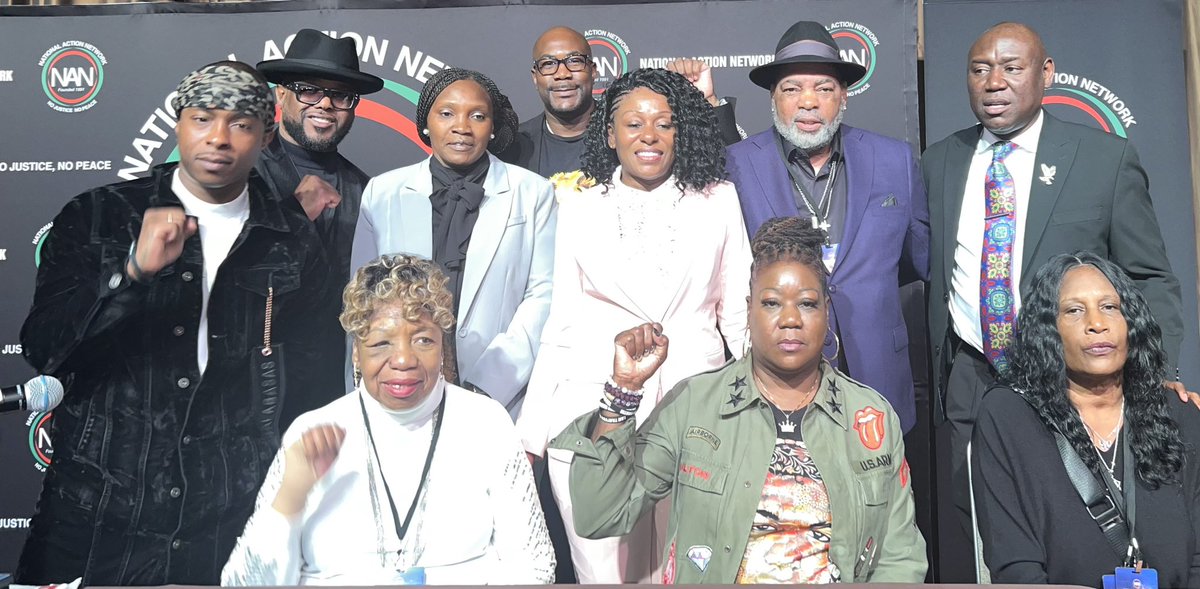 SybrinaFulton's tweet photo. @NationalAction Network conference in NY with the families of:
#EricGarner #TrayvonMartin #TyreNichols #StephonClark #GeorgeFloyd #AhmaudArbery #AJOwens & @AttorneyCrump
TY all for the support you have given us, we love you!! ๐๐โ๐ฝโ๐ฝ๐๐
#CantStopWontStop #OurChildrenMatter https://t.co/JG6ufbdk7Z
