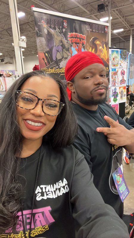 DaBrute00's tweet photo. Had a perfect day 1 at @biglickcomiccon! Thanks to all the ppl that checked out #TREBLETRW! #Brutalplanetcomics #indiecomics Shout out to @Mvrtinmpc @SupaDupaBats https://t.co/7hNgiRswPA
