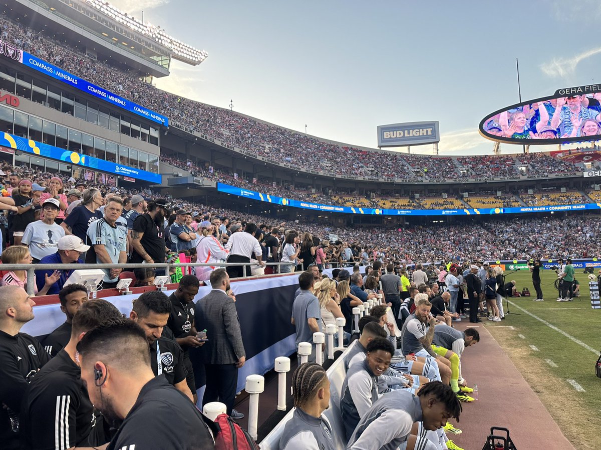 Vibes are crazy at Arrowhead tonight..