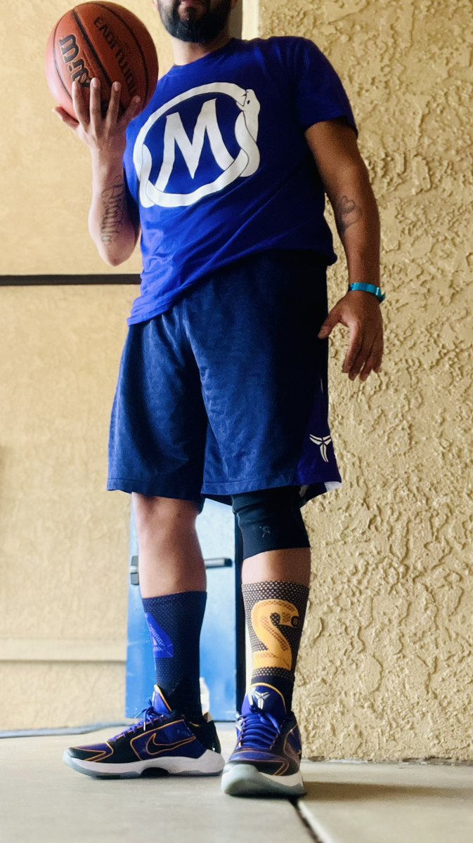 kb8thekid's tweet photo. Had to switch it up for the gym! @nikebasketball @Nike #zkv #5trophies #mamba #kobev #protro #wdywt #kotd #mambaarmy #kobe #gym #basketball #purple #kobeday #stance @stance https://t.co/hPg0Te0Jn7