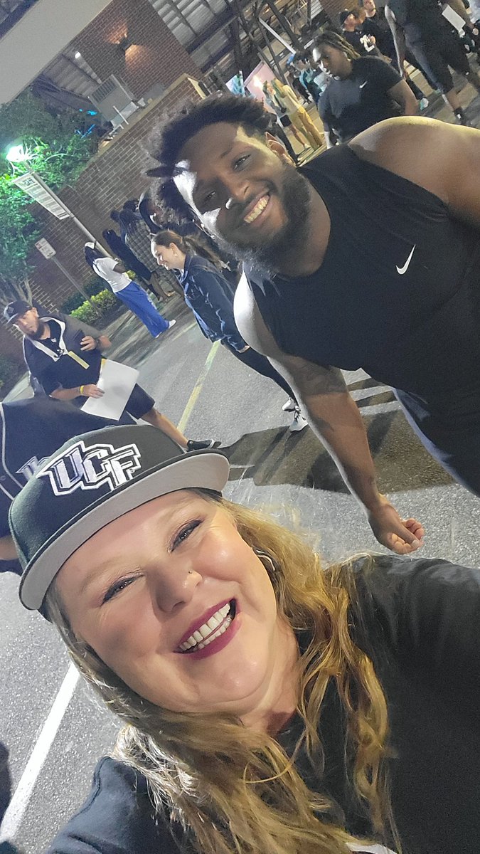 @RIckyBarber75 hope to beat u in the Oreo Challenge at Ladies Knight again. Always great seeing all the special things u do for #UCF Spring Game 2024 #GKCO