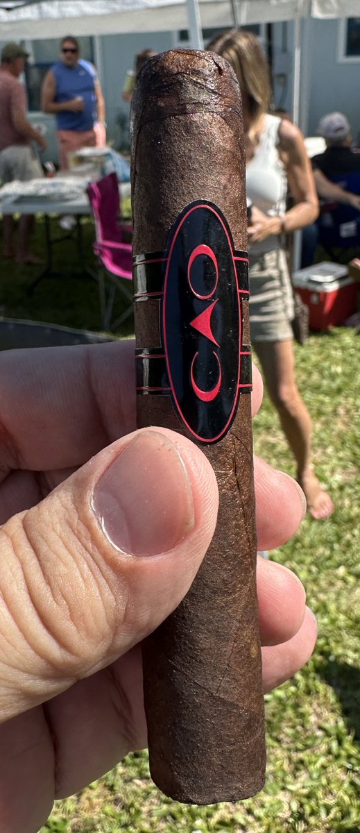 BubbaCigarGuy's tweet image. What cigar goes best with a crawfish boil? 😇 in addition to a @caocigars #Consigliere… had a #SparkPlug and #SouthernDraw #Kudzu - all good! The Kudzu was a good light start to the day… the Consigliere held up with tequila & was a bit bolder. The SP-perfect capper, perfect day