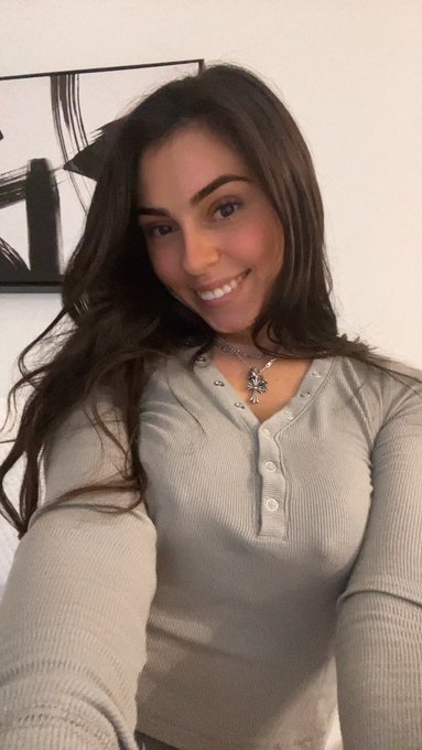 cheesing 🤭 https://t.co/4hJyVGy4qj