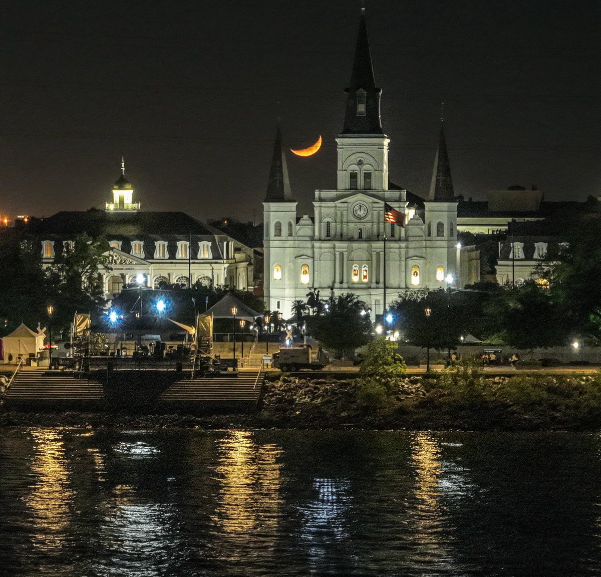 Midnight on the river, New Orleans