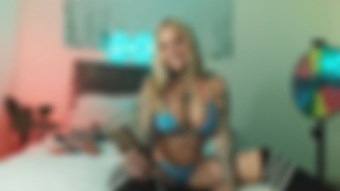 🚨 𝗜𝗠 𝗟𝗜𝗩𝗘!! 🚨 Gia Clarke 😇 is live now! https://t.co/LosV1Yuuz9 https://t.co/tGYwG37Cwr