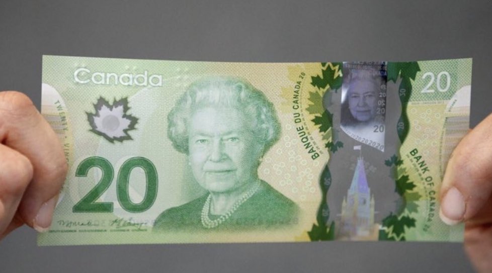 6ixbuzztv's tweet photo. The Canadian Federal Government introduces the new $1 dollar bill https://t.co/uVmi6rXntK