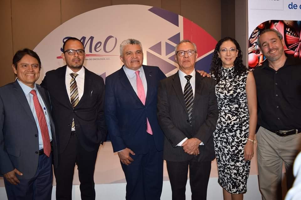 vozdelideres's tweet photo. La Sociedad Mexicana de Oncología A.C. @SMEOMX llevó a cabo la sesión académica "Actualidades en el tratamiento del cáncer de cavidad oral",  encabezada por el Presidente de SMeO Dr. Sinuhé Barroso Bravo. El evento contó con destacados Líderes de Opinión en el rubro de Oncología. https://t.co/APKYehqJ8z