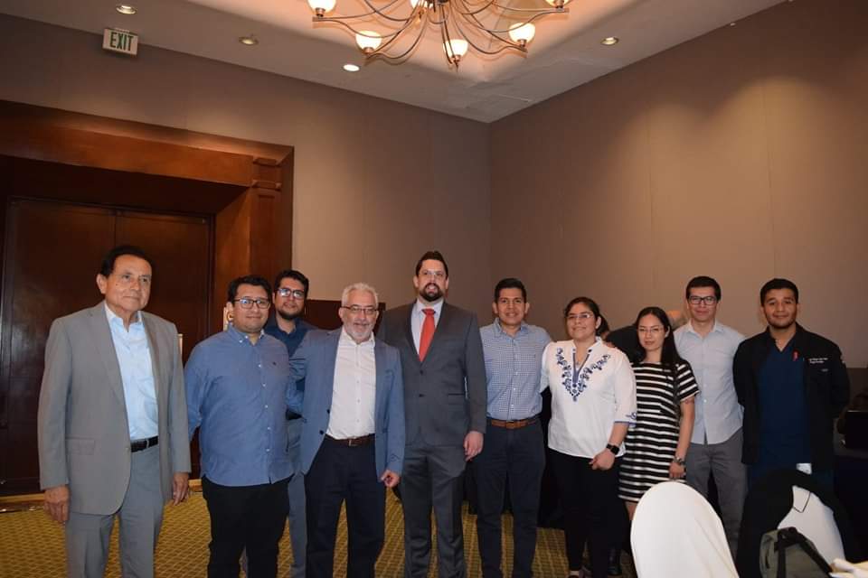 vozdelideres's tweet photo. La Sociedad Mexicana de Oncología A.C. @SMEOMX llevó a cabo la sesión académica "Actualidades en el tratamiento del cáncer de cavidad oral",  encabezada por el Presidente de SMeO Dr. Sinuhé Barroso Bravo. El evento contó con destacados Líderes de Opinión en el rubro de Oncología. https://t.co/APKYehqJ8z