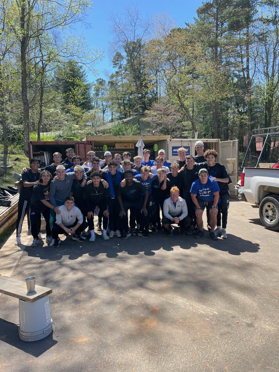 UNCAvlMSoccer's tweet photo. Busy day for the boys as we spent the day volunteering for Habitat for Humanity 👷‍♂️🧱

#ALLinAVL https://t.co/SQLtpJobrc