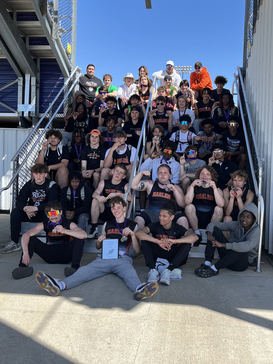 BradyJ_track's tweet photo. Results from Hub Relays 4/13

4x100- 44.07 PR
4x200- 1:34.88 PR
Team scores- 1st https://t.co/kKupqXB88X