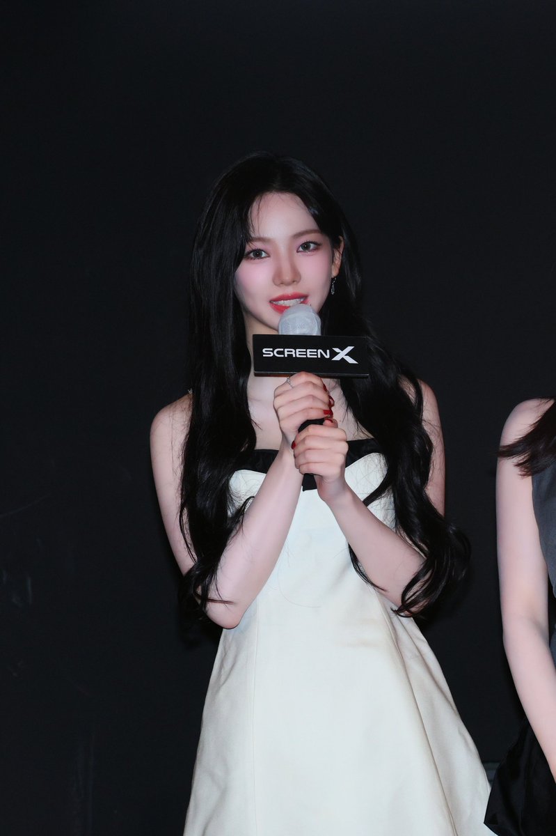 ae_min1406's tweet photo. 240413 카리나 🦢🖤

#에스파 #aespa #유지민 #KARINA #エスパ #カリナ #무대인사 #PHOTO https://t.co/qP8Sqb23F0