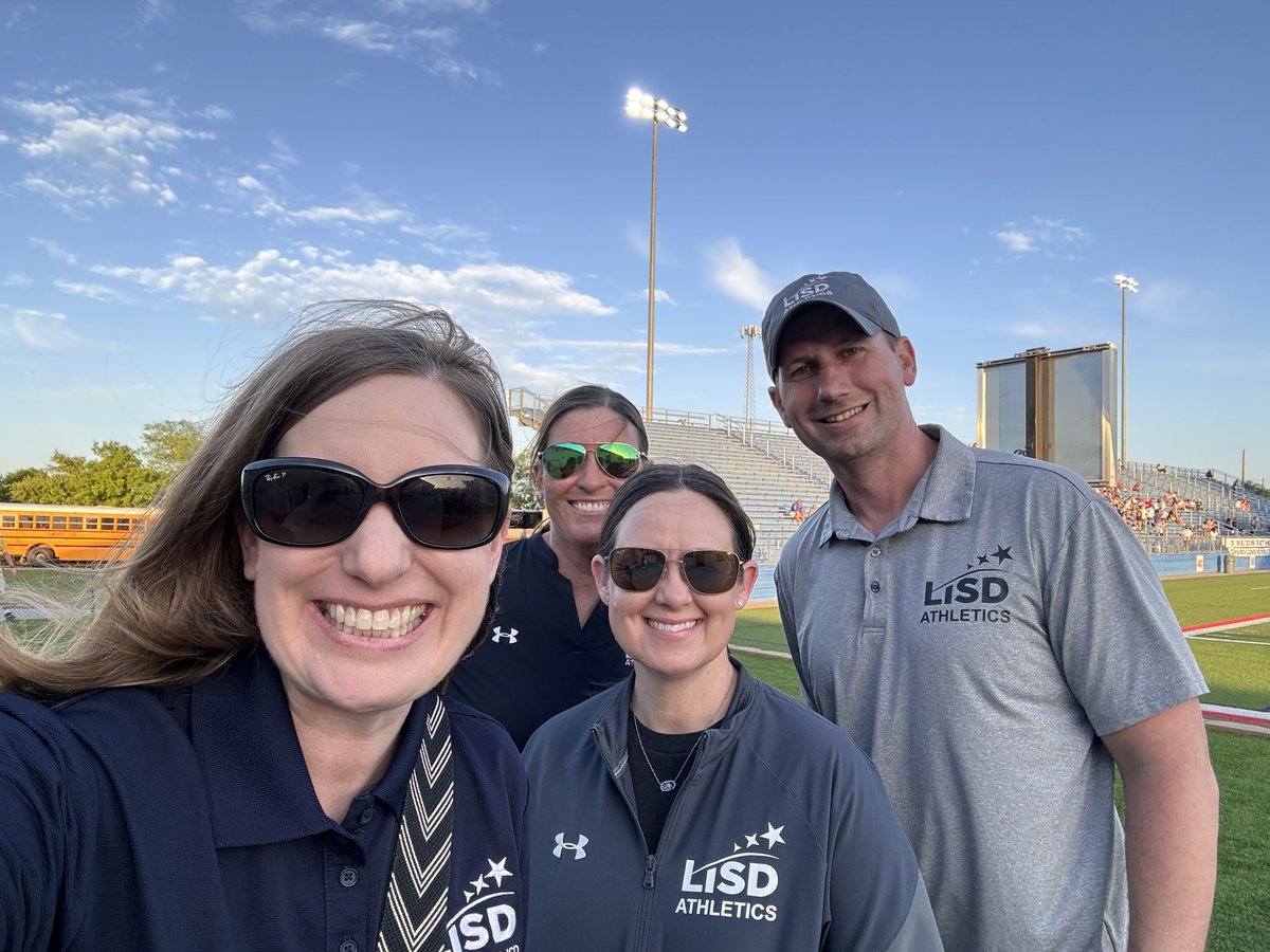 Let’s go @FMJagsSoccer - cheering you on!!  @FlowerMoundHS @LewisvilleISD #OneLISD #RappontheRoad