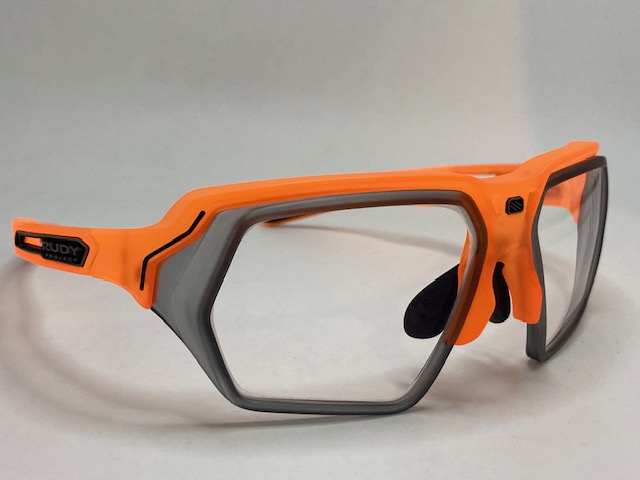 eaudevieYS's tweet image. ルディプロジェクト　デルタビート

度付きオプチカルドック仕様

オレンジカラーのフレームも少ないし、度付きのクリップと組み合わせでなかなか個性的です。

#ルディプロジェクト
#RUDYPROJECT
#デルタビート
#自転車用サングラス
#自転車用度付きサングラス
#ロードサイクル用サングラス