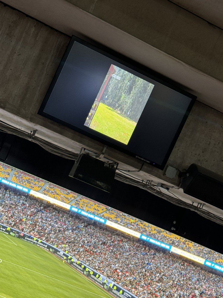 redtalksalot's tweet photo. @Chiefs are really streaming crime stoppers in the stadium during the sporting v inter Miami game. 🙄 #fail https://t.co/syHtYfzWcU