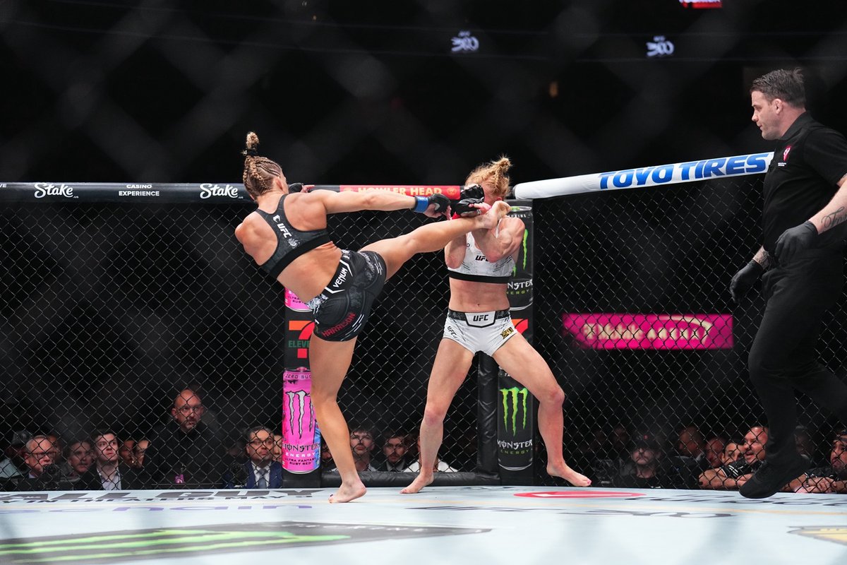 ufc's tweet photo. Hell of a debut from @KaylaH 💪 https://t.co/eiVKByzxm2