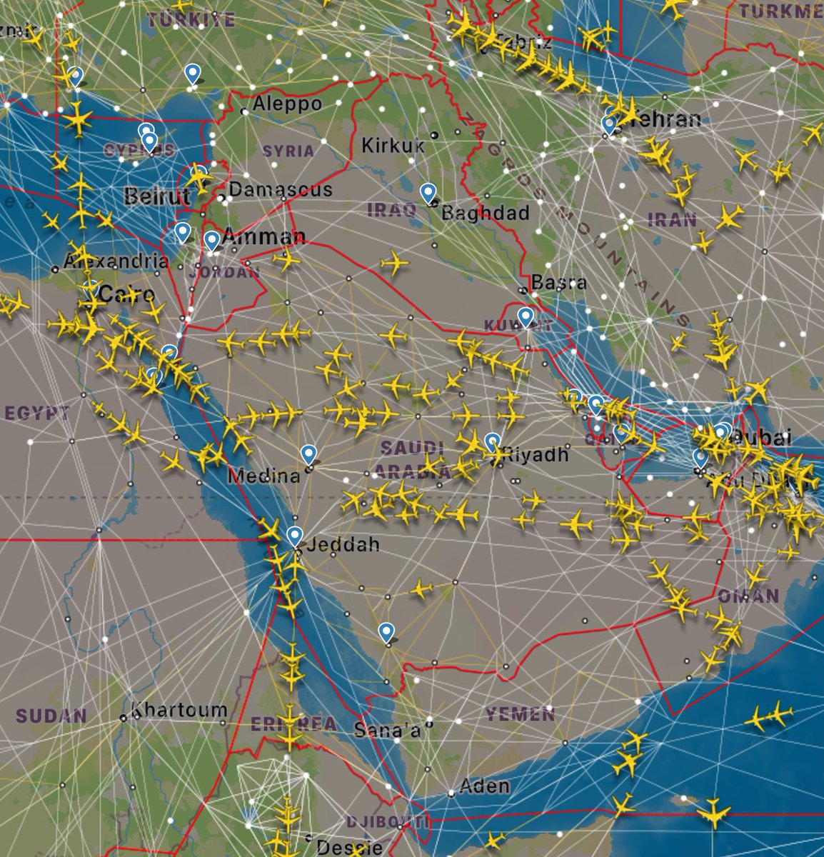 AviationWG's tweet photo. ازدحام مهول تشهده سماء المملكة حاليًا 🇸🇦

في ظل مايشهده الشرق الأوسط من توترات..

مئات الرحلات قررت استخدام الأجواء السعودية الآمنة، والتي تدار من قبل كفاءات سعودية قادرة على إدارة الأجواء في أصعب الظروف التشغيلية. https://t.co/PeIe0xAA0r