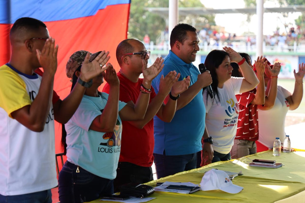 #13Abri| Hoy, desde las instalaciones del Parque Deportivo Hugo Rafael Chávez Frías del municipio Anaco, se dió inicio a la Campaña rumbo a la Consulta Popular Nacional 'Proyectos del Pueblo' del 21 de Abril.