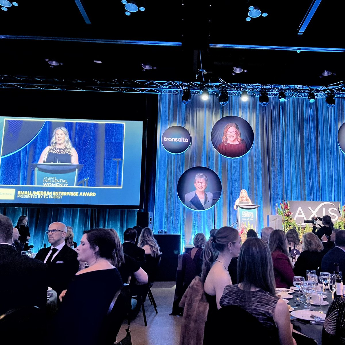 It was an honour to attend the 5th Annual Calgary Influential Women in Business Awards with fellow Minister @rebeccakschulz. These awards celebrate six outstanding Calgary-based female leaders who have achieved professional excellence while also championing diverse leadership in…