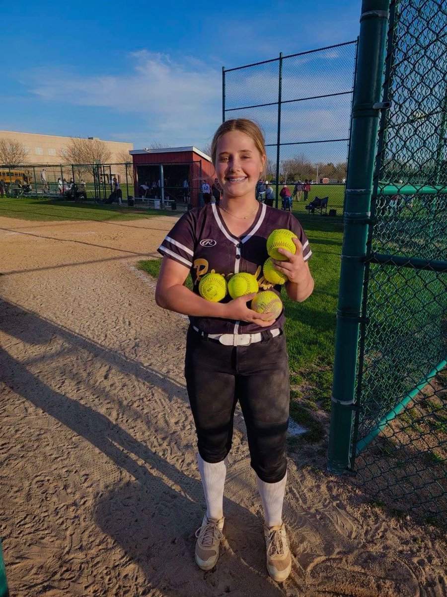 1-1 this afternoon in Marengo!! I went 5 for 8 at the plate, with 5 home-runs.