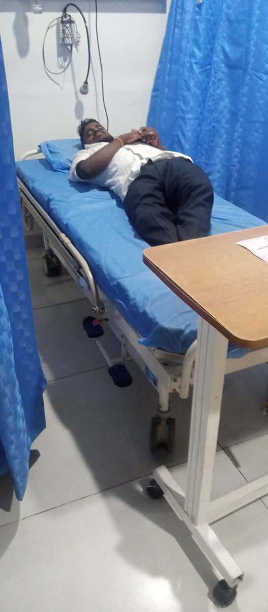 vikashChau7395's tweet photo. I’m a PWD Student of HCU, I was badly attacked and verbally abused by the SFI criminals in campus during my Farewell program. 
Ensure the safety of Divyang students!
#StopCampusViolence #HCU @EmpowerDivyang @ugc_india @TelanganaCOPs @HydUniv @EduMinOfIndia https://t.co/k9MbqNHA6Y