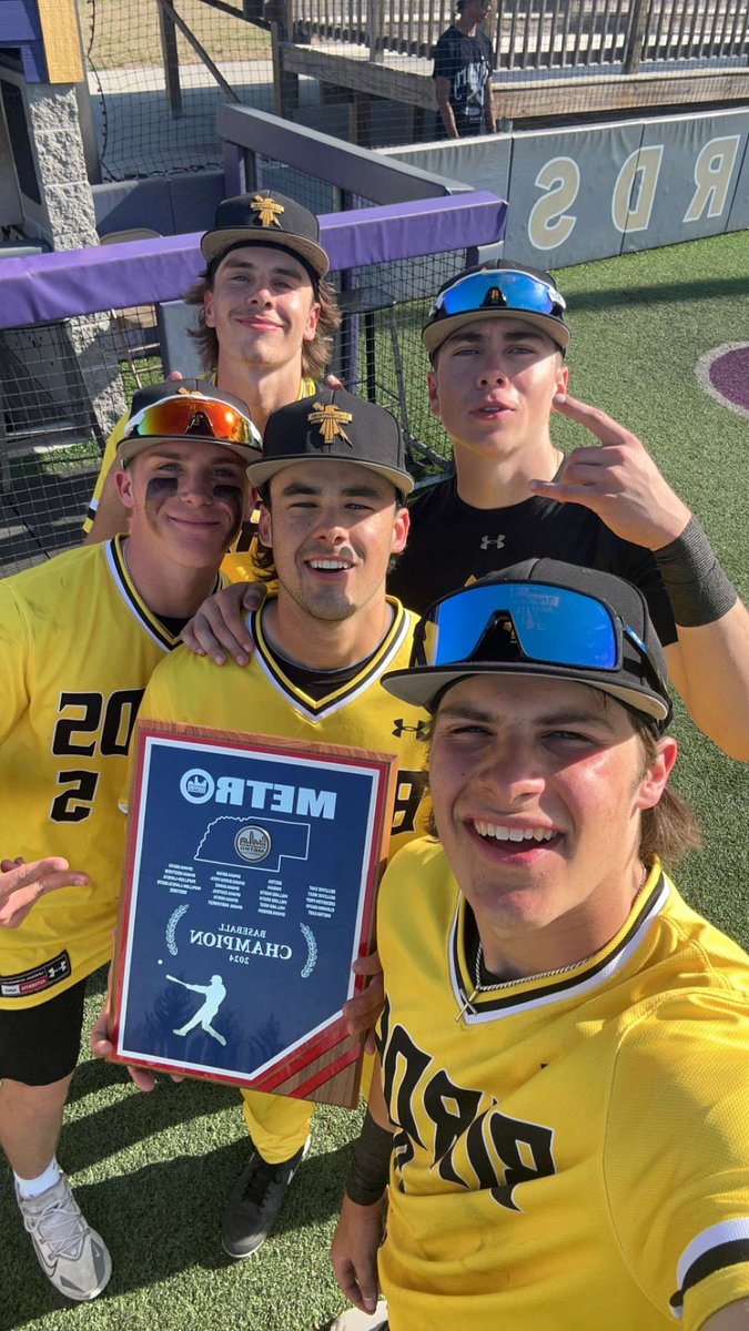 BARSTOOL B2B tweet media