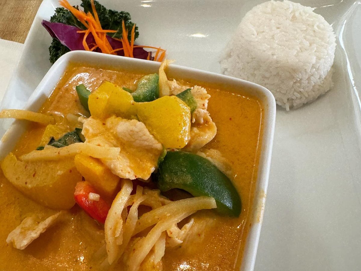 Date night with <a href="/tchill/">Tatum Hill</a> for Star Wars at the Tanger Center.