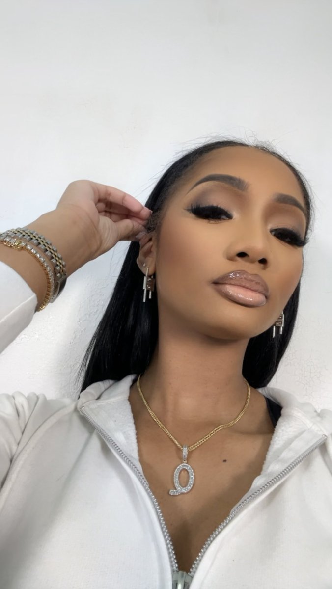 whatquinwants_'s tweet photo. just here to show y’all my make up from last night 😍 https://t.co/gyURuugML0