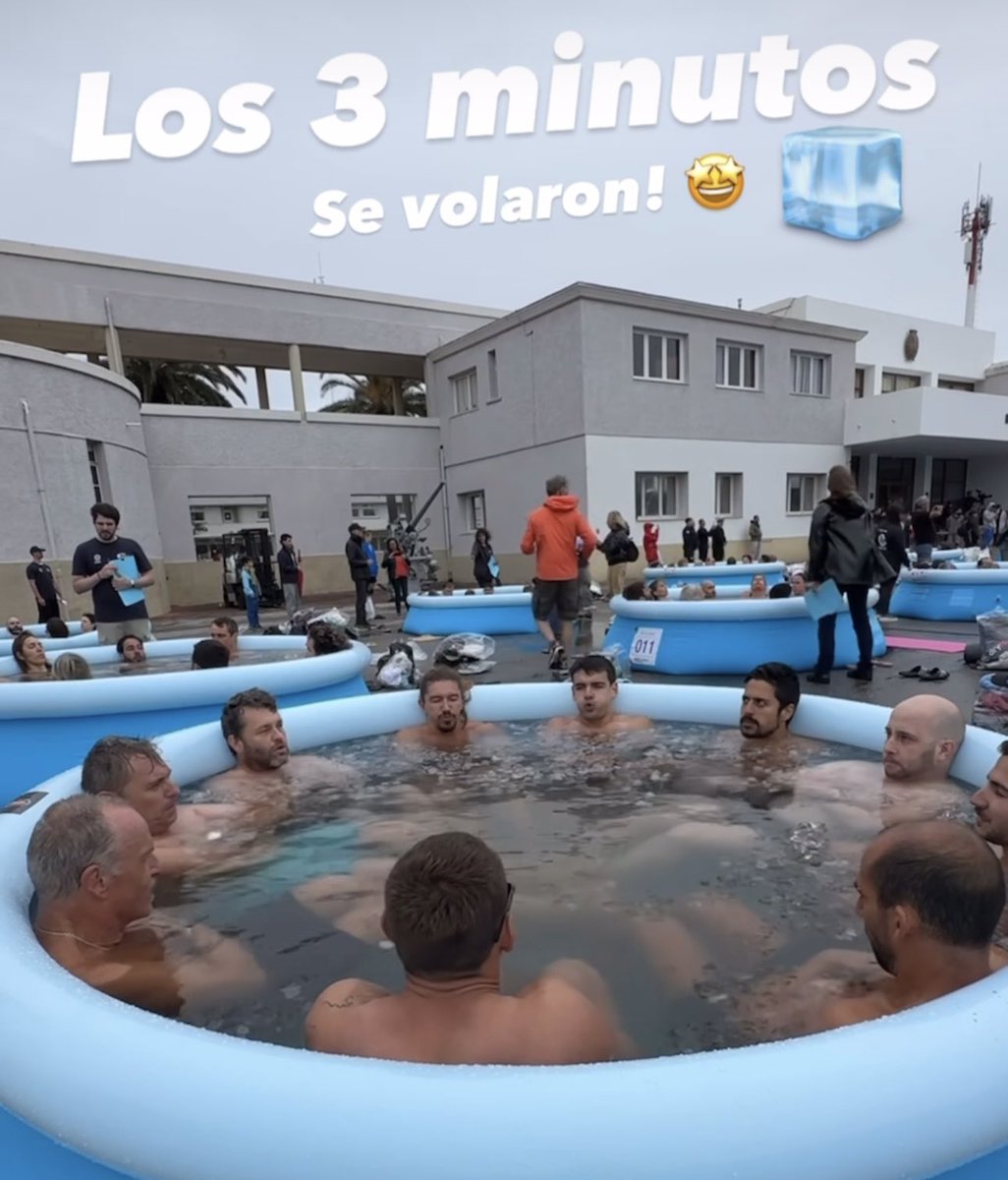 laurentlazard1's tweet photo. Un sábado diferente, participamos al #icechallenge , record #guinnessworldrecord , 929 personas durante 3 minutos en una agua a 5 grados . 👏 a @fernandomontero_oficial y @alecurcio_capitaldevida . #somosguinnesworldrecord #uruguay🇺🇾 https://t.co/FAkW0uIagh