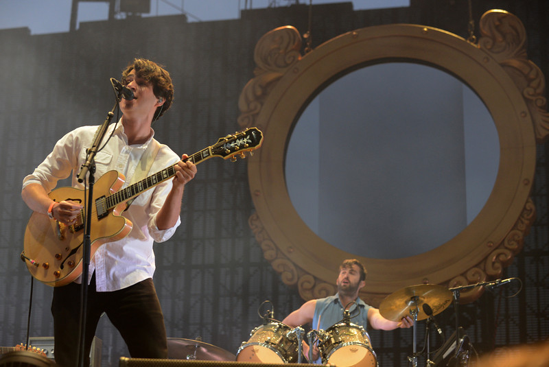 teamvampyweeks's tweet photo. And that concludes Vampire Weekend at 2024 Coachella 🌴 The last time the band played was in April 2013, and a sandstorm happened during their set. 
Watch the 2013 full set here: https://t.co/va6CEDsODU https://t.co/uR7k0wzcF9
