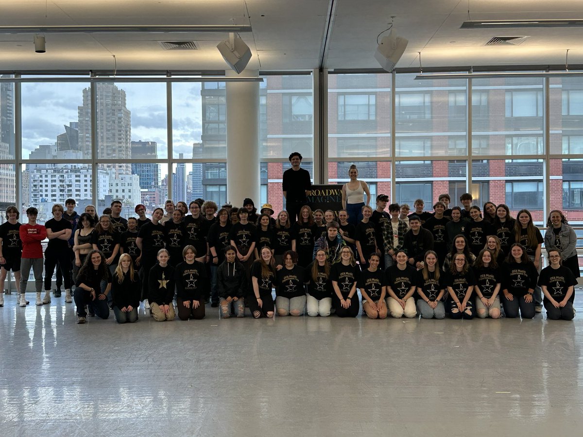 OaBoosters's tweet photo. The day wrapped up with a workshop at Broadway Imagined.  The students learned to sing and dance to a song from Hamilton! 🎶 https://t.co/qRVIumNj37