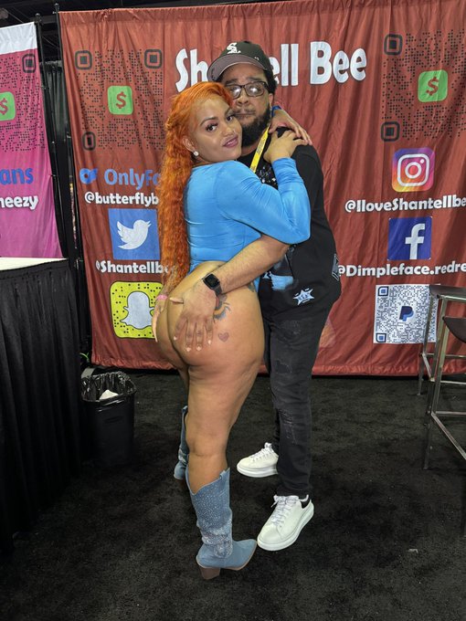 💰🏃🏾‍♂️ - 2 pic. Exxxotica day 2 😮‍💨 Only A Few Out The Vault https://t.co/TUMvMQUbcM