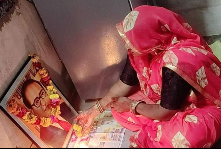 भारत के संविधान निर्माता ‘भारत रत्न’ डॉ. बाबा साहब भीमराव अंबेडकर जी, की जयंती पर उन्हें कोटि-कोटि नमन। समाज के शोषित, वंचित, पीड़ित, पिछड़े वर्गों और महिलाओं के उत्थान के लिए आजीवन समर्पित रहे बाबा साहब के आदर्श मूल्य एवं उच्च विचार हम सभी के लिए प्रेरणादायी है। #AmbedkarJayanti