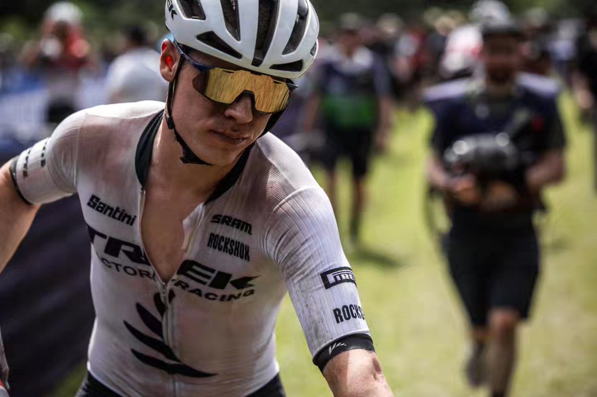 Prick of a day but you get that on the big jobs 😤 Got a bit pinched on the start loop and then had a crash trying to make places back up. Nursed it home in the end so starting off the 4th row for the big show tomorrow. A new day calling and all to play for! 📸 <a href="/RossBellPhoto/">Ross Bell</a>