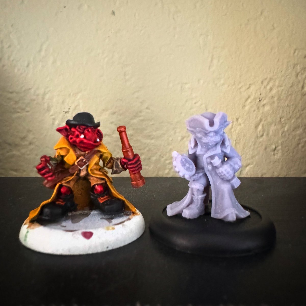 nthutch's tweet photo. I think @privateerpress missed the mark on this one… the new #reinholdt model is not as crisp (I.e. - details are too shallow) on the 3d print. Lost a LOT of the character he had - the thuggish lower jaw, the bowler hat, even the scale of the spy glass
#warmachinehordes https://t.co/UpvJb4bYeS