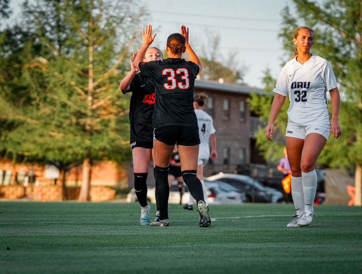 CowgirlFC's tweet photo. How 'bout a hat trick @loganheausler33🎩🎩🎩

3 goals in 48 minutes, 4-1 Cowgirls

#GoPokes | #EarnIt https://t.co/bOXeT2m3Tj