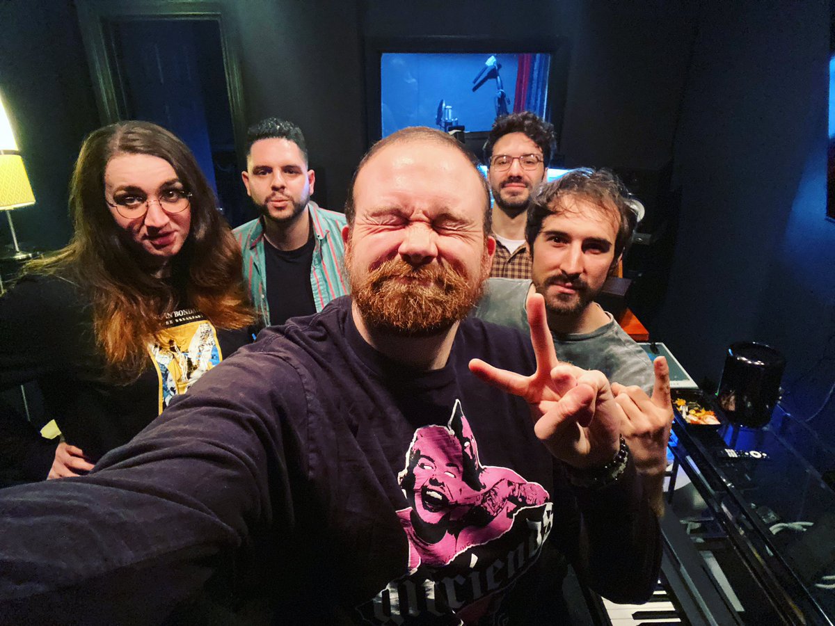 just worked on a new song :)