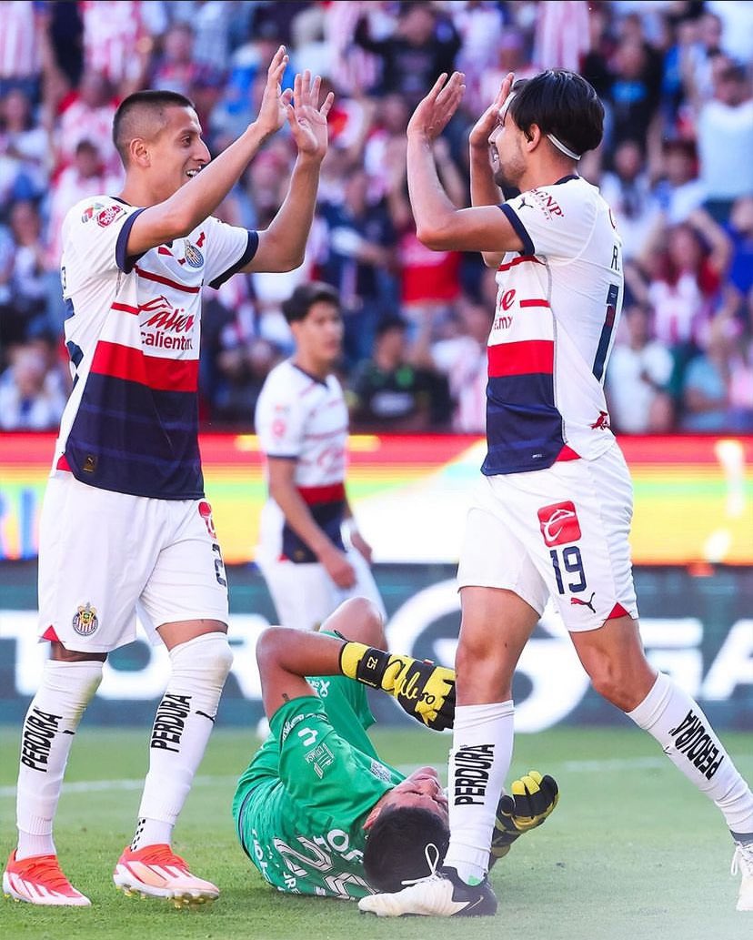 🔴⚪️ CHIVAS 9 de los últimos 9 GRAN VICTORIA EL REBAÑO ES SÉPTIMO POR AHORA. Triunfos rojiblancos que incomodan a varios. Ahora que dirán para demeritar el triunfo y el cero en el arco ante Tuzos.