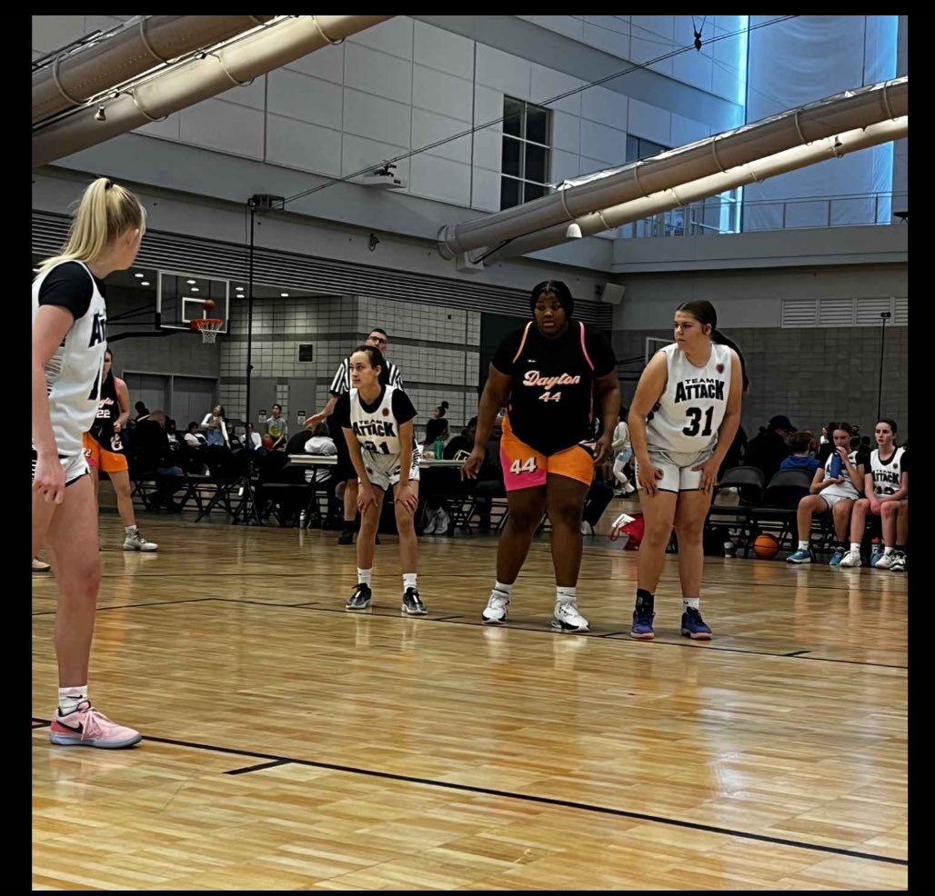 TeamAttack28GBB's tweet photo. Great first day @WPABruinsTipOff .
We went 1-1, playing against great competition, with two different styles of play. 

Won our first game by 4 against @GLPbasketball and lost our second by 2 against @DYTVIPERSELITE. 

Two more games tomorrow. Can’t wait!!! https://t.co/J0ojB52ZpM