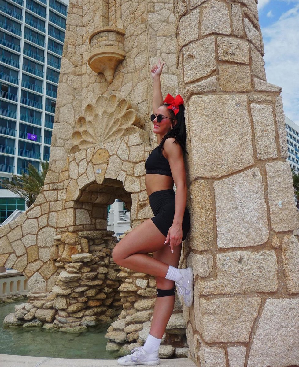 congratulations <a href="/lilli_hollis/">lilli hollis</a> on WINNING your first college NCA !! ❤️🖤