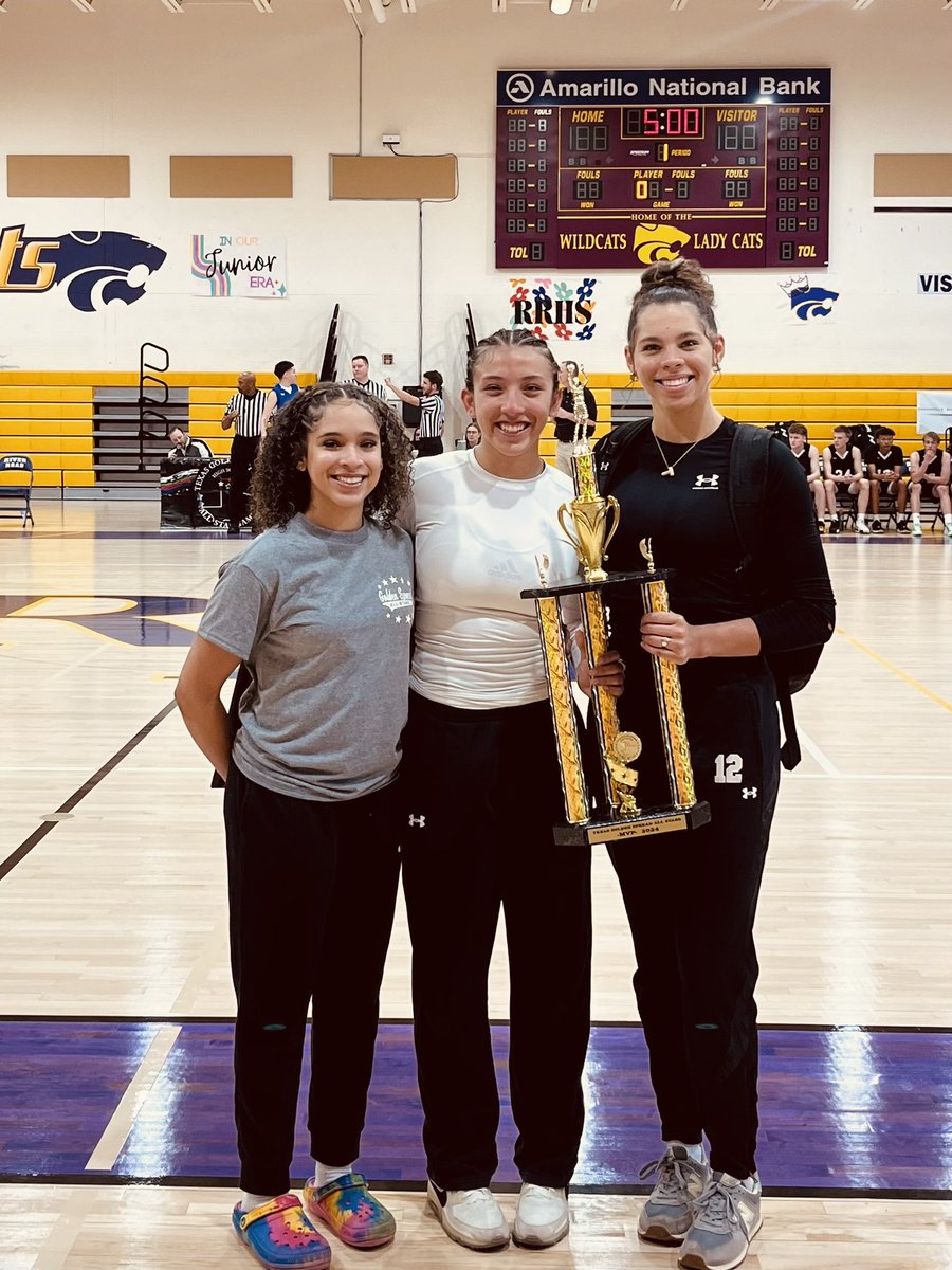 jadagraves6's tweet photo. Thank Golden Spread! Had a wonderful time playing with and against these girls one more time !! 🫶🏽🫶🏽 🏅: All Tournament Team     @LadySandies @AmarilloGt_8 @NC10_Sports @806hsscmedia https://t.co/cCd2xuVo7A