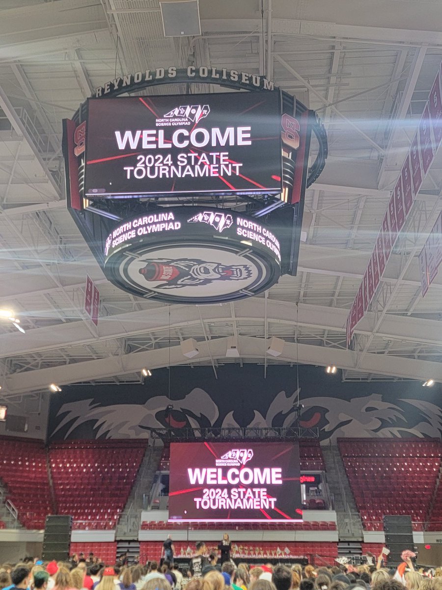 ScienceBurger71's tweet photo. Couldn't ask for a better #scienceolympiad team! Not only made it to states, but placed 7th in Fast Facts and 10th in Optics! What a wonderful day. Thanks to NC State for hosting! @CumberlandCoSch @71stCMS @NCSciOlympiad @NCState https://t.co/5zFXXiVIqp