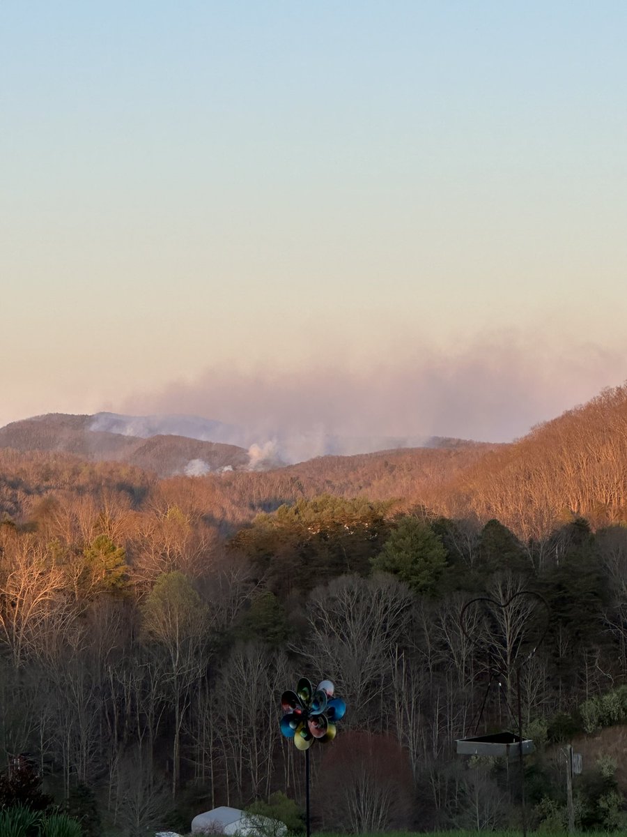 tobywright_860's tweet photo. Fishers View fire. https://t.co/uoqkmHRzWX
