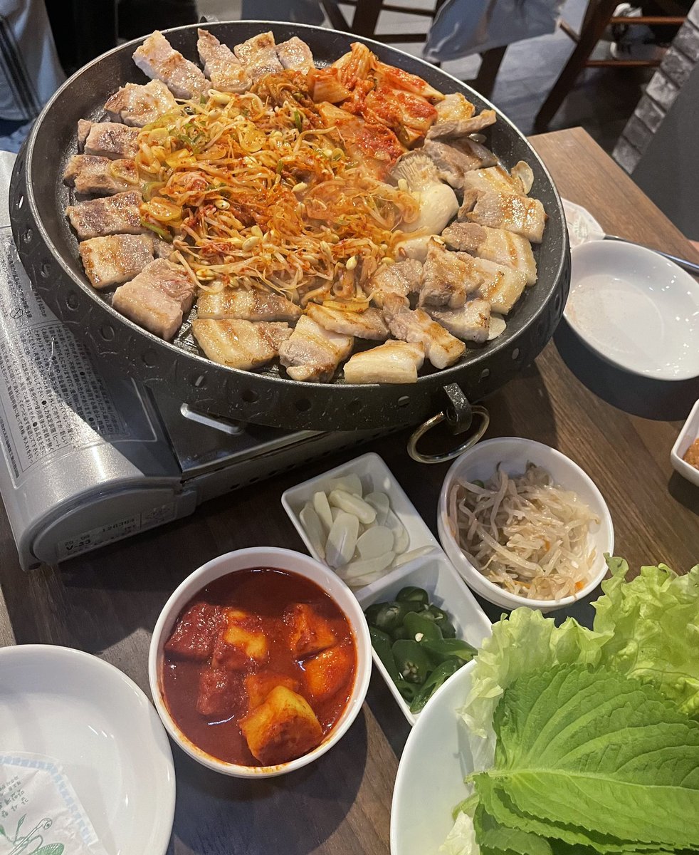 _aska_22's tweet photo. 昨日は韓国人友達と買い物して韓国料理屋さんでサムギョプサルの夜ご飯☺️楽しいし美味しい🤍 https://t.co/MBcmmqisex