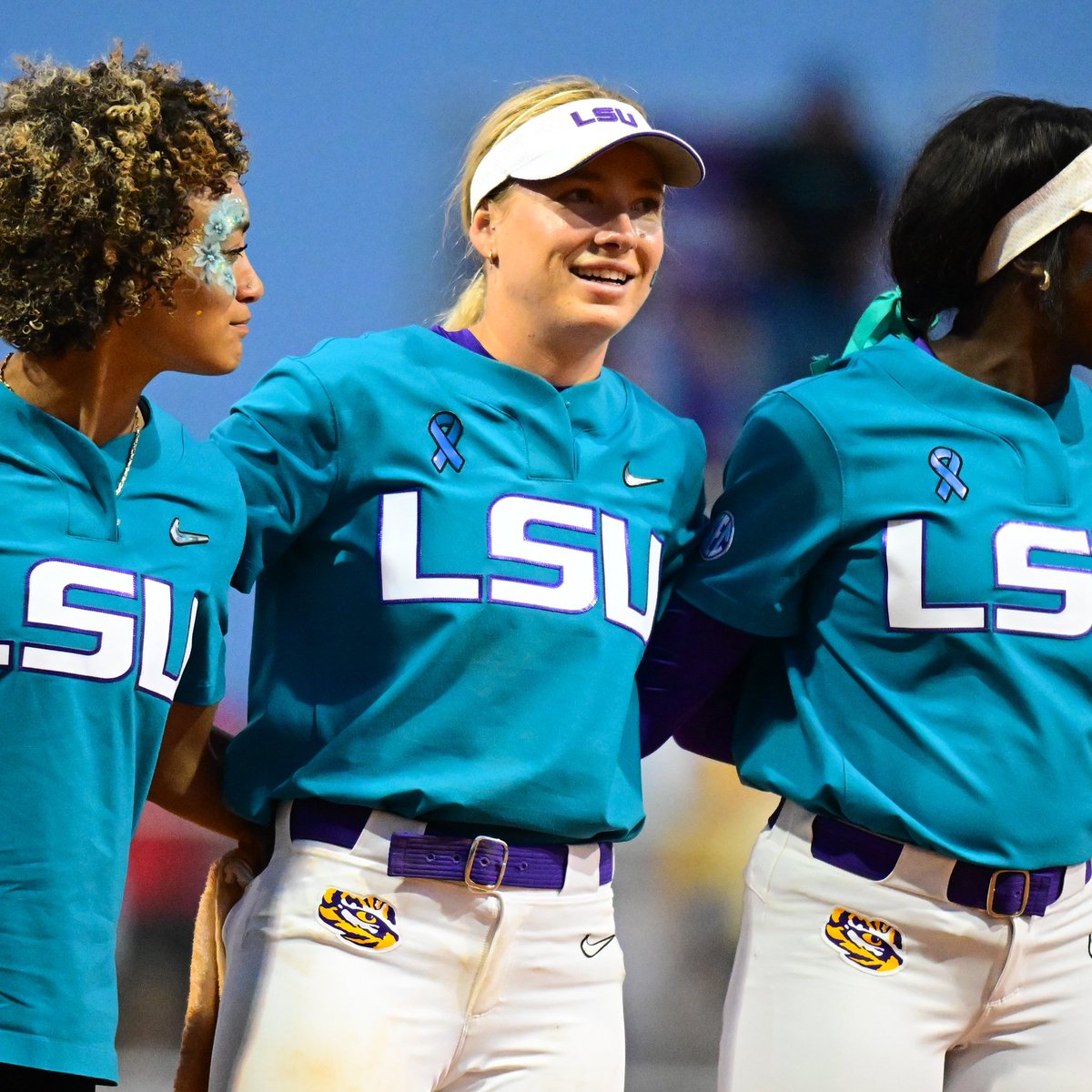 LSUsoftball tweet picture