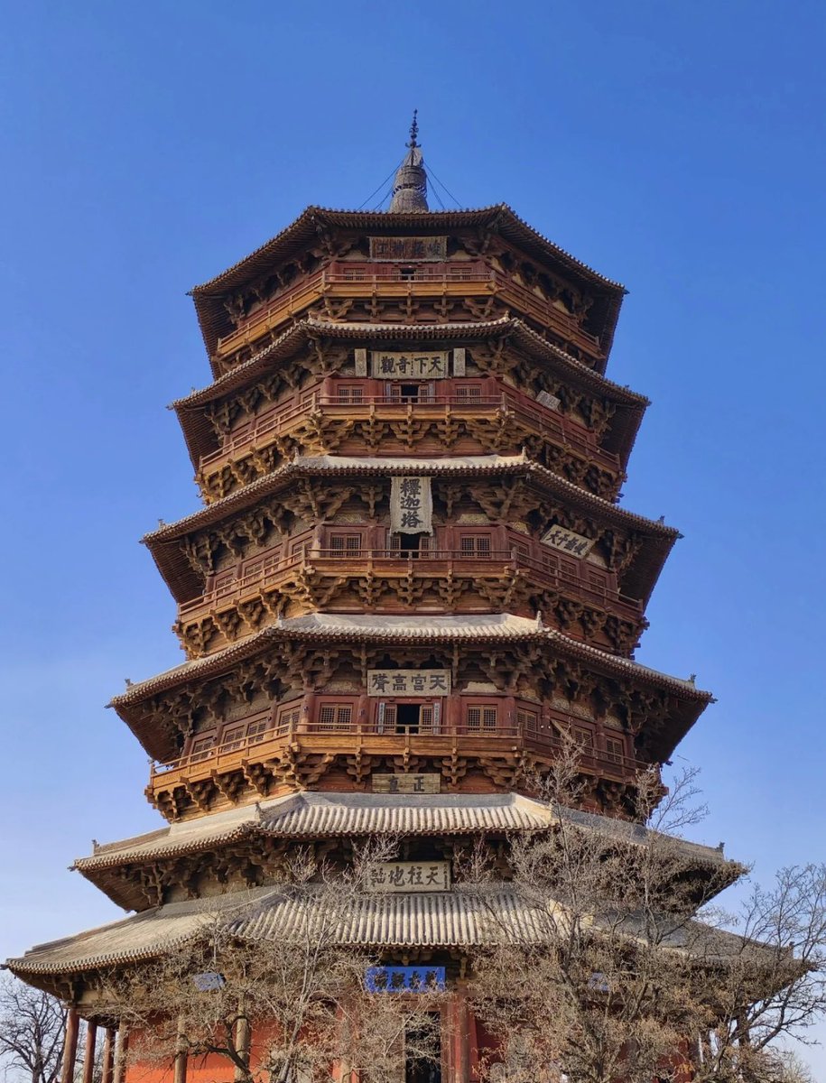 Rare scenes inside the Yingxian Pagoda 应县木塔, the only extant large wooden pagoda in China and the tallest among ancient wooden buildings of the world. A Sakyamuni Pagoda of Fogong Temple, 67-m-high tower completely built of timber, in north China’s Shanxi province.