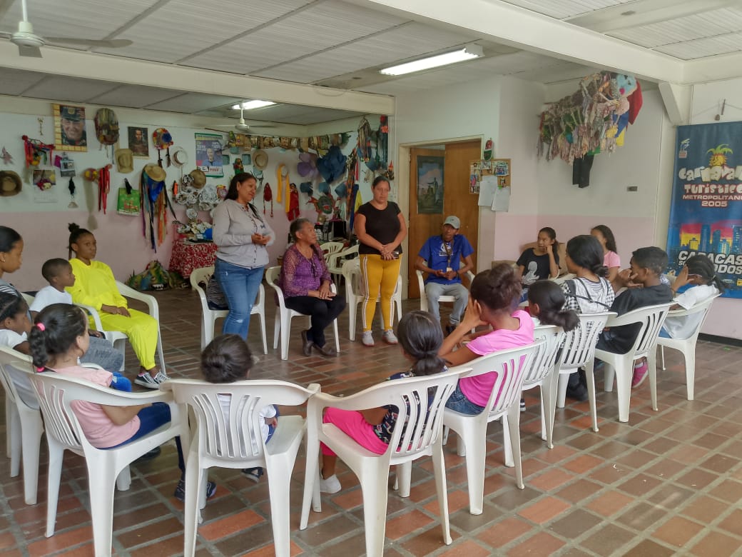 Con el apoyo del personal directivo de la Fundación Arcoiris Niño Simón de José Félix Rivas en Petate, municipio Sucre, se desarrolló un conversatorio sobre el cuatro, para dar a conocer a niños y jóvenes, la importancia y el aporte de este instrumento a la música venezolana.