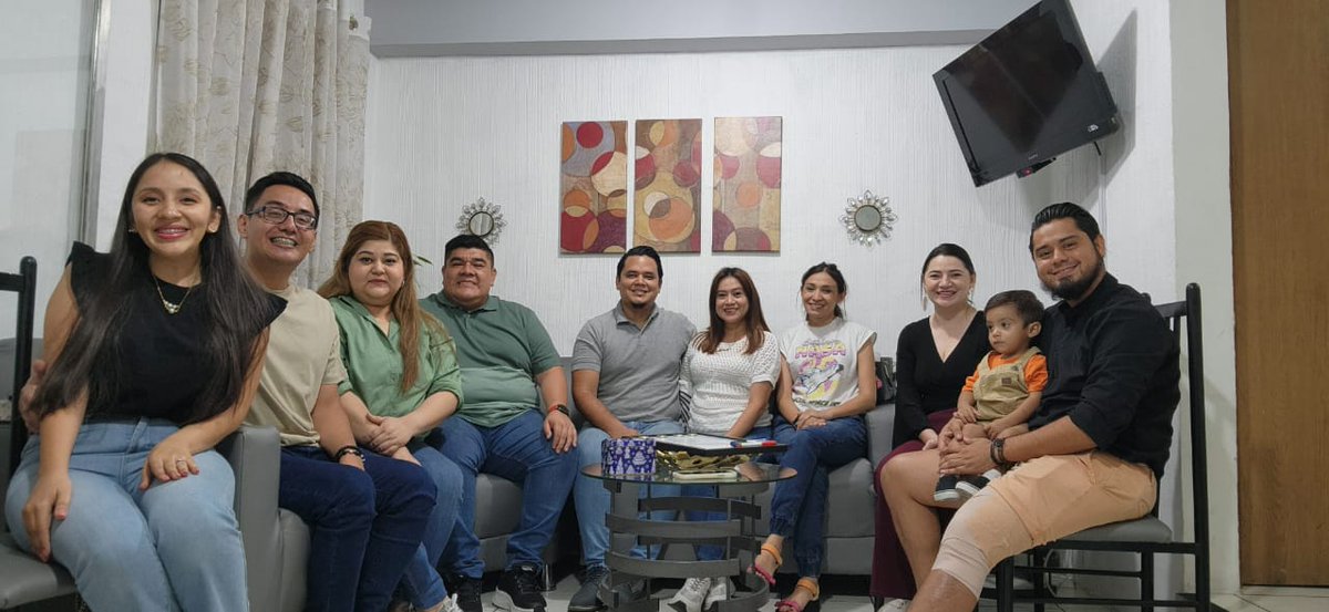 MJMontefresco's tweet photo. En tiempos de cambio, el matrimonio es un refugio. La sabiduría y la humildad son la clave para un matrimonio fuerte. Nuestras decisiones juntos marcan nuestro futuro. @PastorVladimir @EsmeraldadeRiva @MJcompaz https://t.co/fmvpJ7QbZR