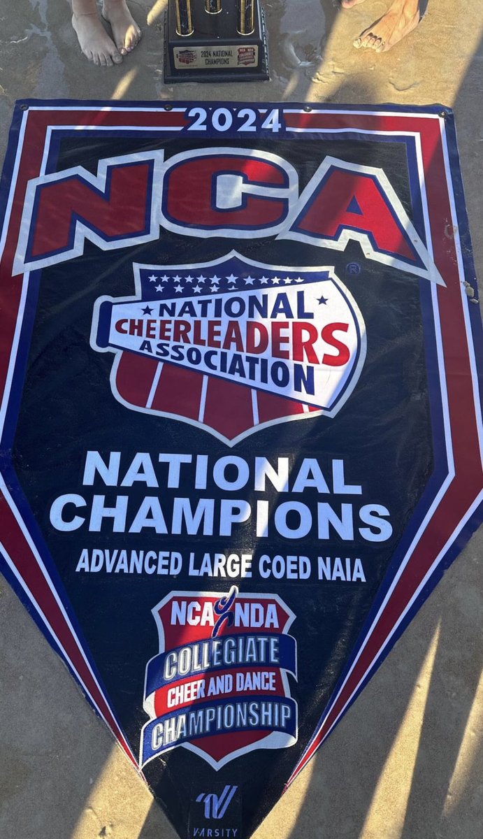 syrestarz's tweet photo. FIRST HBCU TO WIN ADVANCE LARGE COED ON THE BANDSHELL RAHHH🦅🦅🦅🦅😻😻😻😍😻😻😻 https://t.co/sjsipXY3a3
