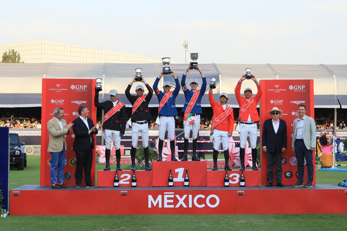 Hoy disfrutamos de una de las mejores competencias en #GNPMéxicoJumping . ¡Felicidades al ganador del #TrofeoGNPSeguros! ¡Siguenos hasta el final en esta increíble muestra de talento, fuerza y elegancia, #Viviresincreíble!